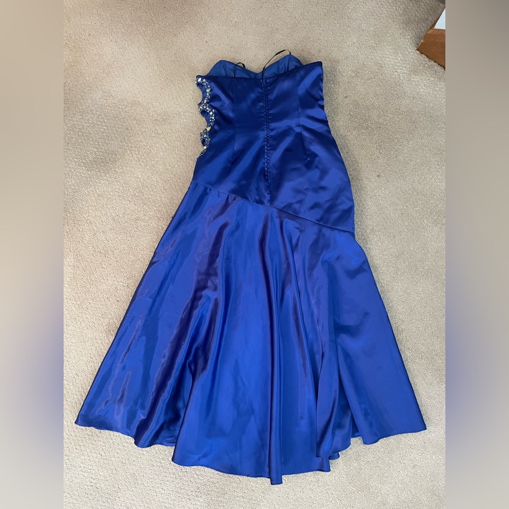 Prom dress - Picture 2 of 6
